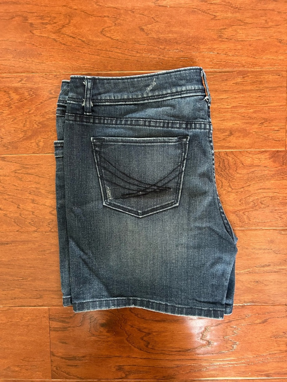 Women’s Jean Shorts Sz 8 - Picture 2 of 2
